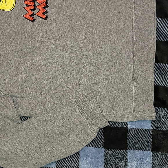 Y2k. Disney Store. Mickey Mouse. Pullover crewneck. Embroidered. Size Large. - Picture 2 of 15